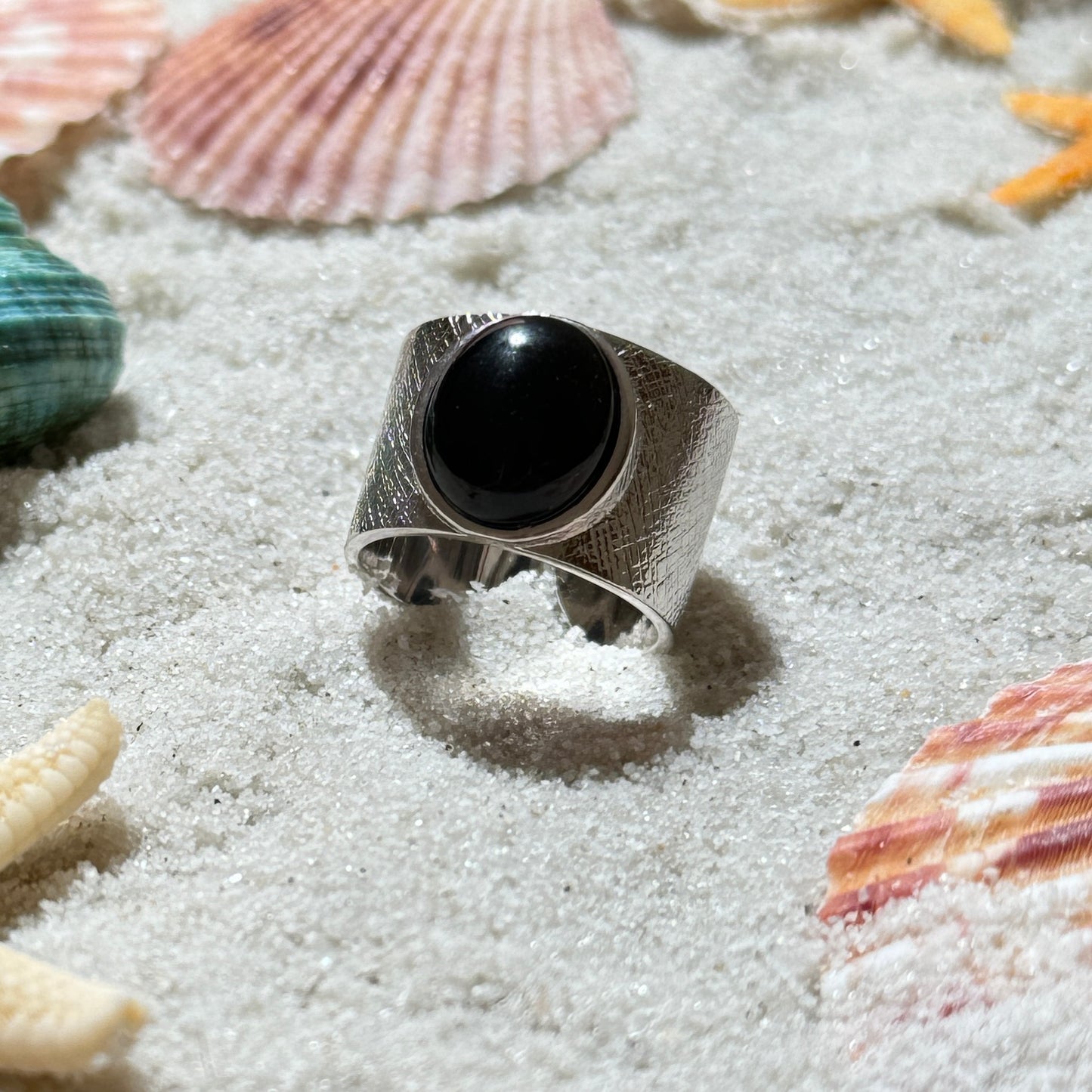 Anello ovale con onice nero in argento