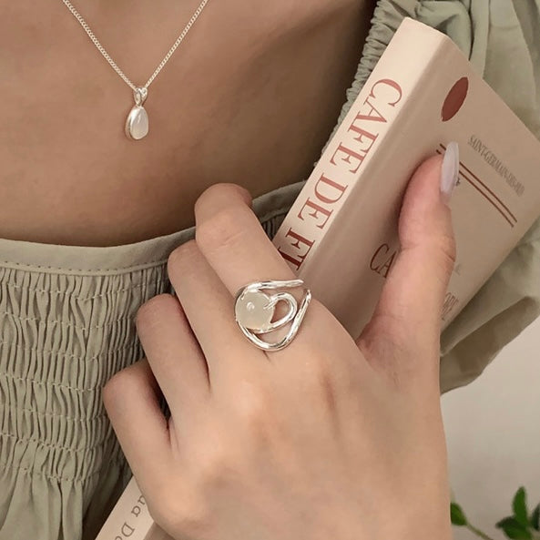 Anello con pietra naturale di giada bianca in argento