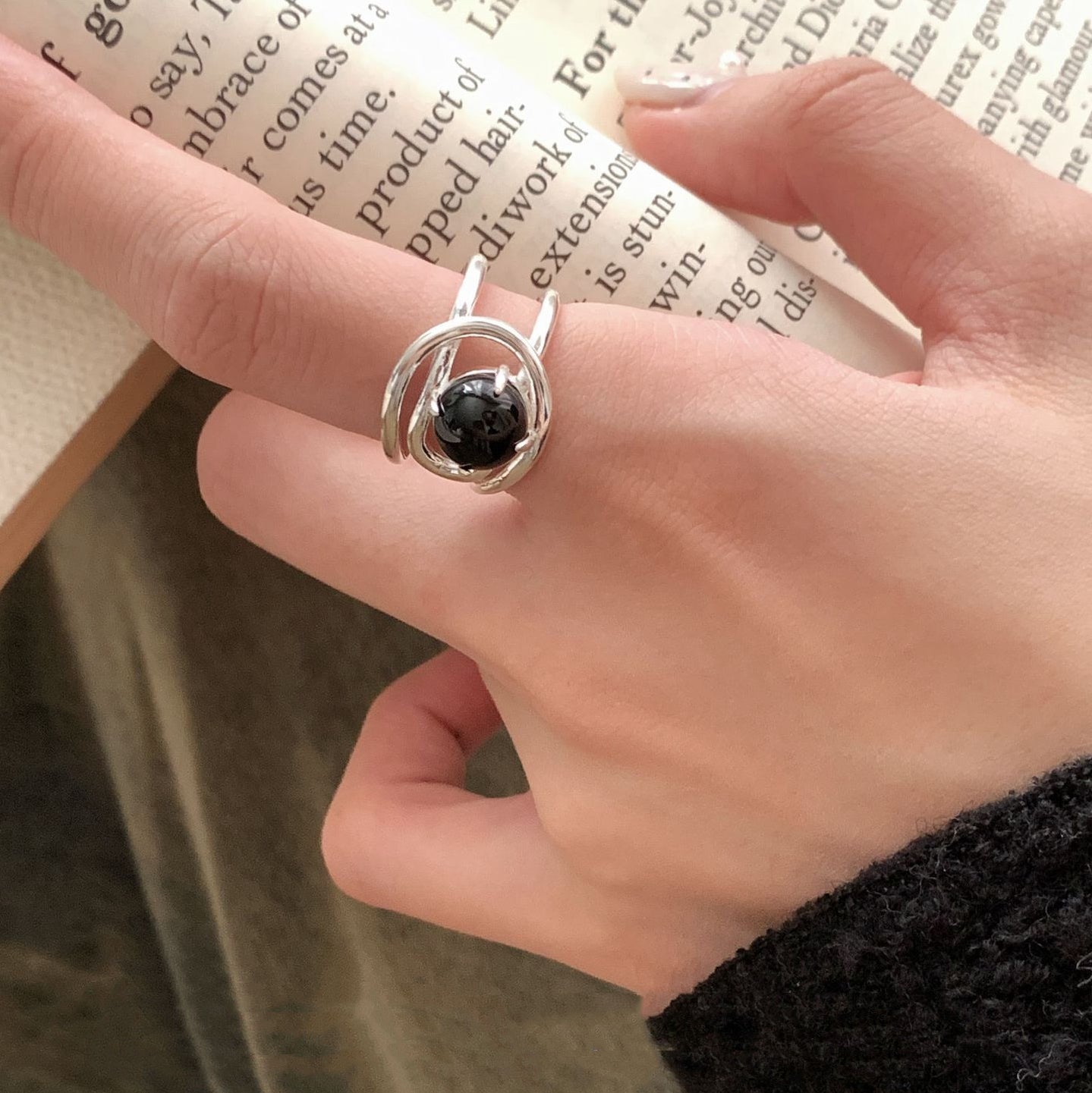 Anello con onice nero in argento