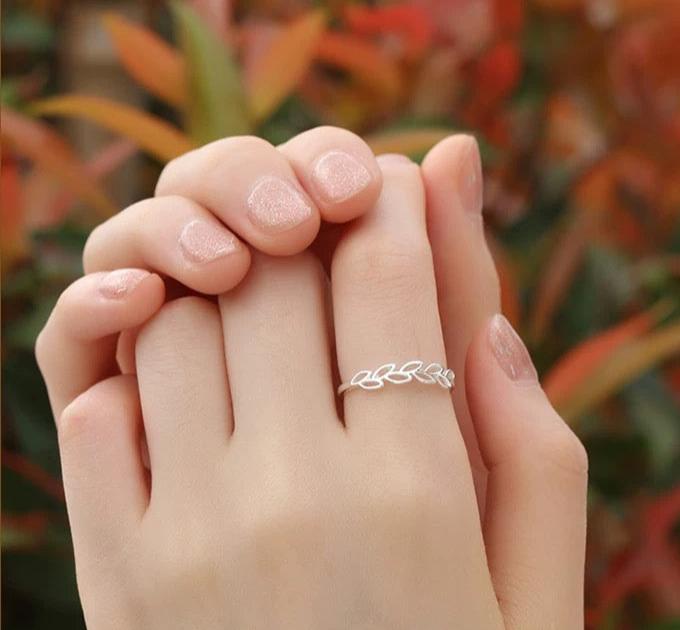 Silver Leaf Ring