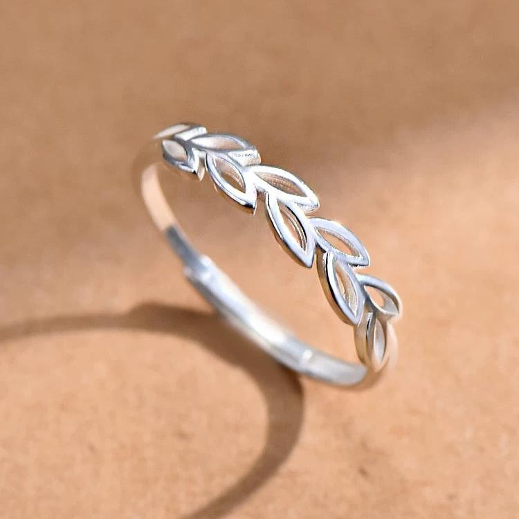 Anello a foglie in argento